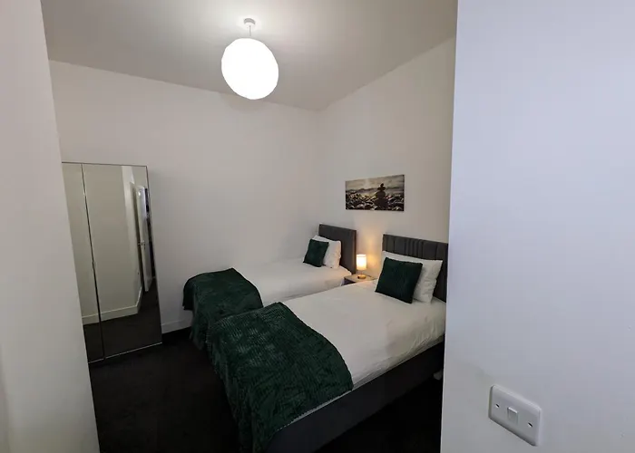 Stylish 2 Bedroom-Free Parking
